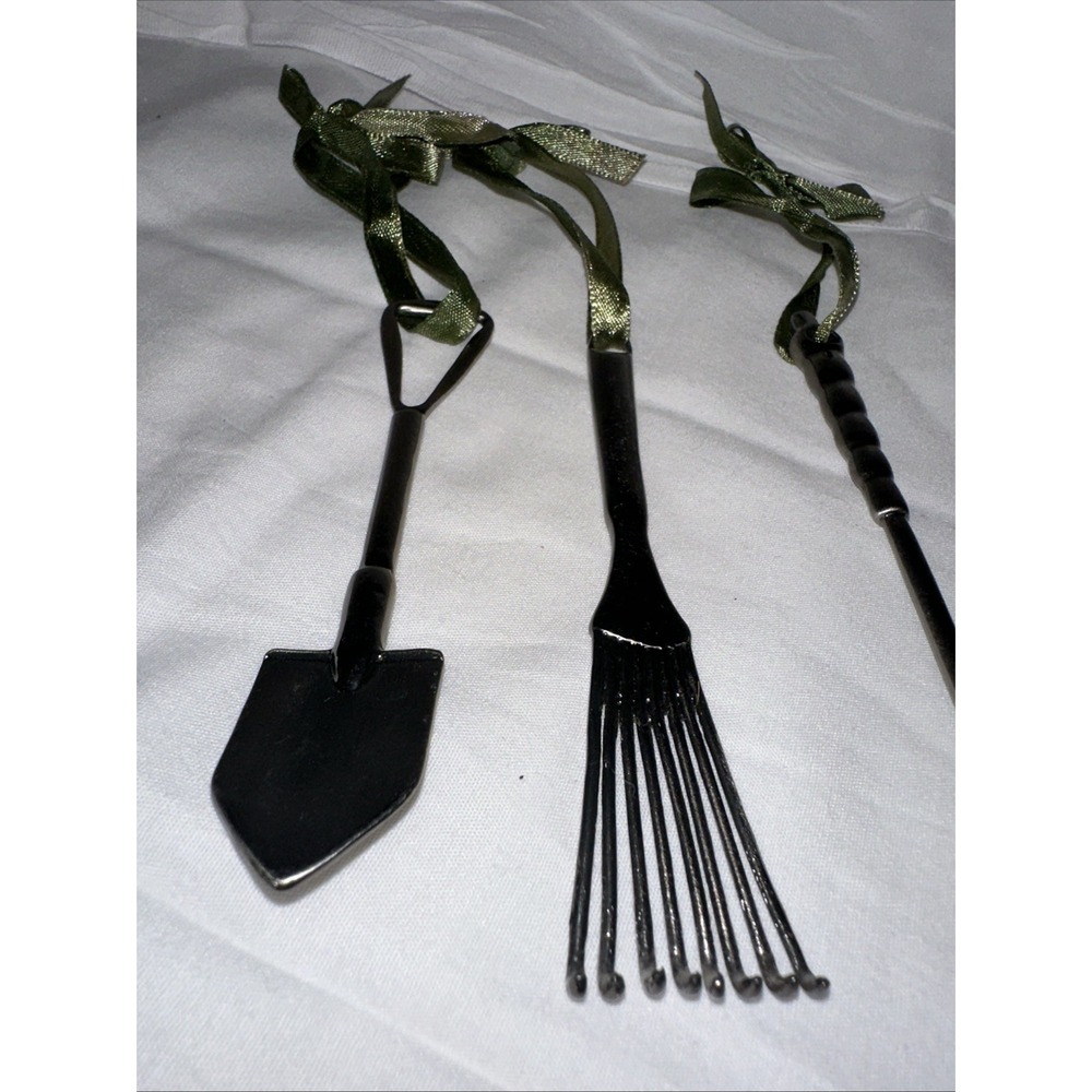 Miniature Hanging‎ Gardening Tools Trinkets - Picture 3 of 4